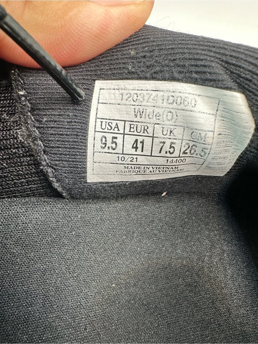 Brooks Launch 9 Women’s Running Shoes SIZE 9.5 Black w/ Blue Lavender